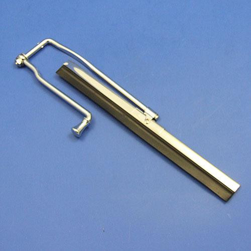 Hand operated windscreen wiper assembly